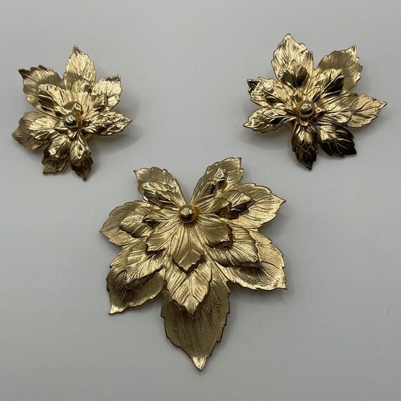 Vintage AVON SAC Maple Leaf Brooch and Earring Set Gold Tone 1980s - Picture 6 of 6